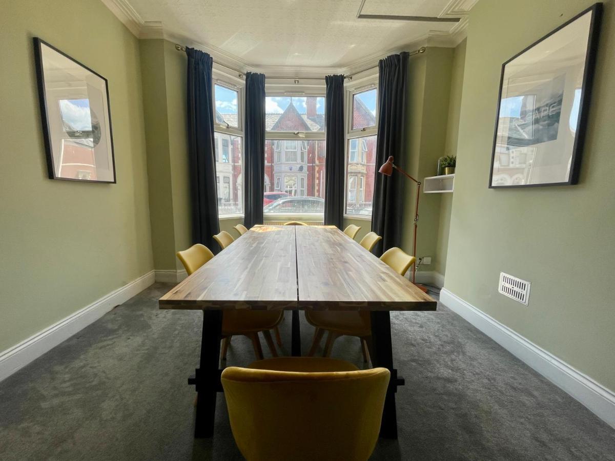 Edwardian City Centre House For Big Groups, Offroad Parking & Hot Tub! Cardiff Extérieur photo